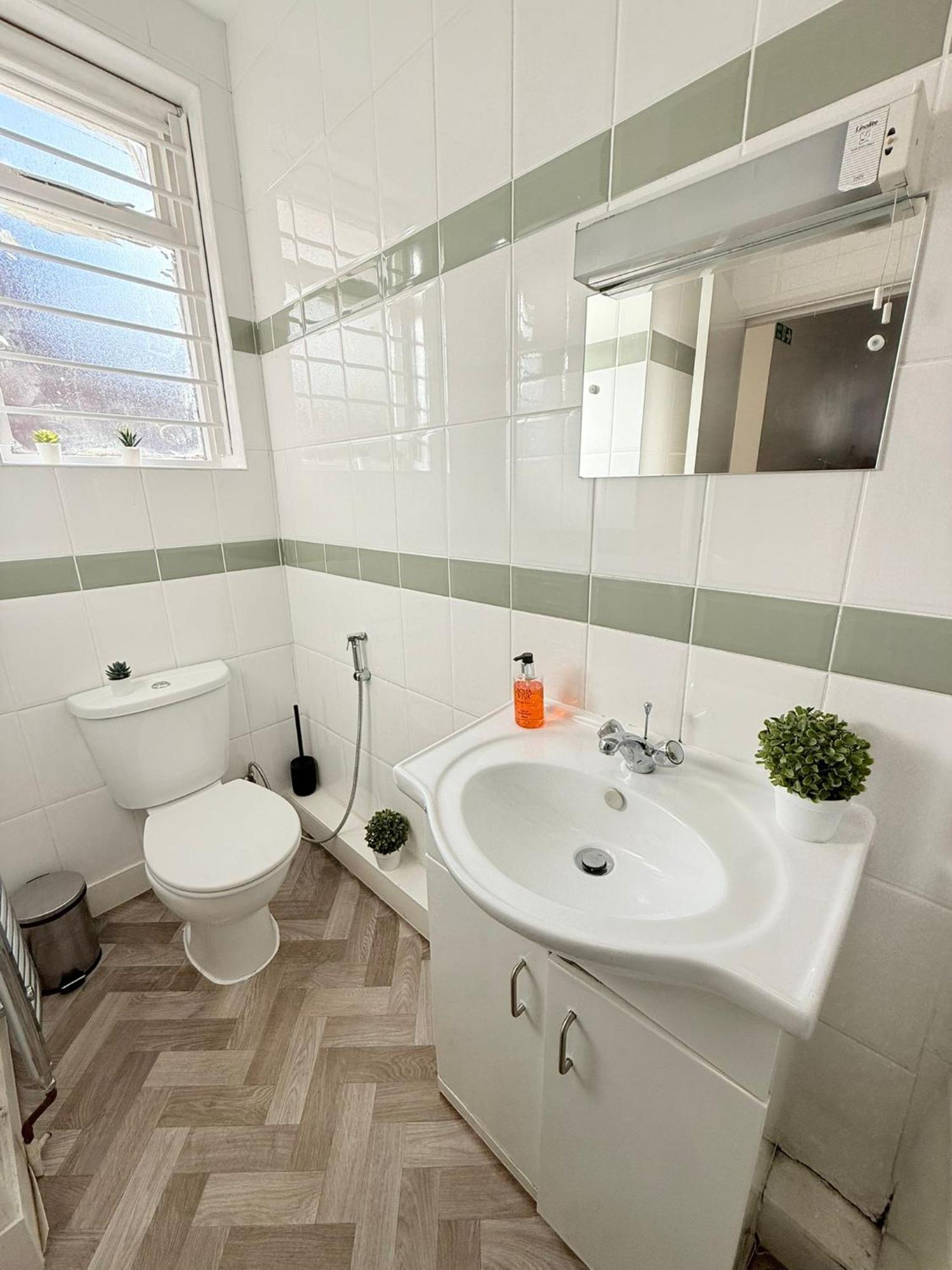 Cricklewood Broadway Guest Home Londýn Pokoj fotografie